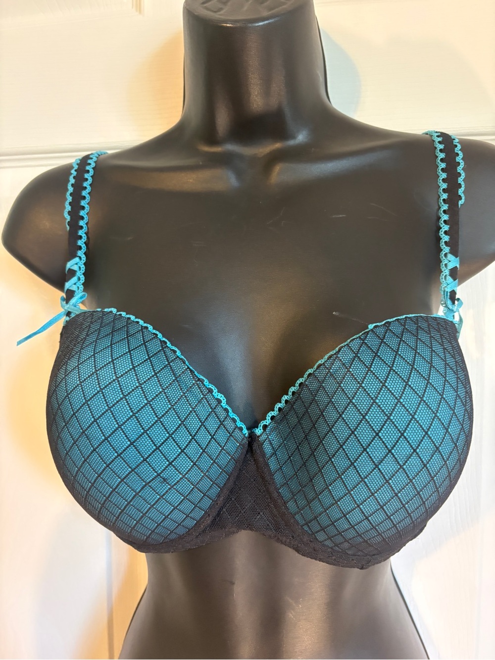 La Vie En Rose Teal and Black Diamond Mesh Push-Up Bra